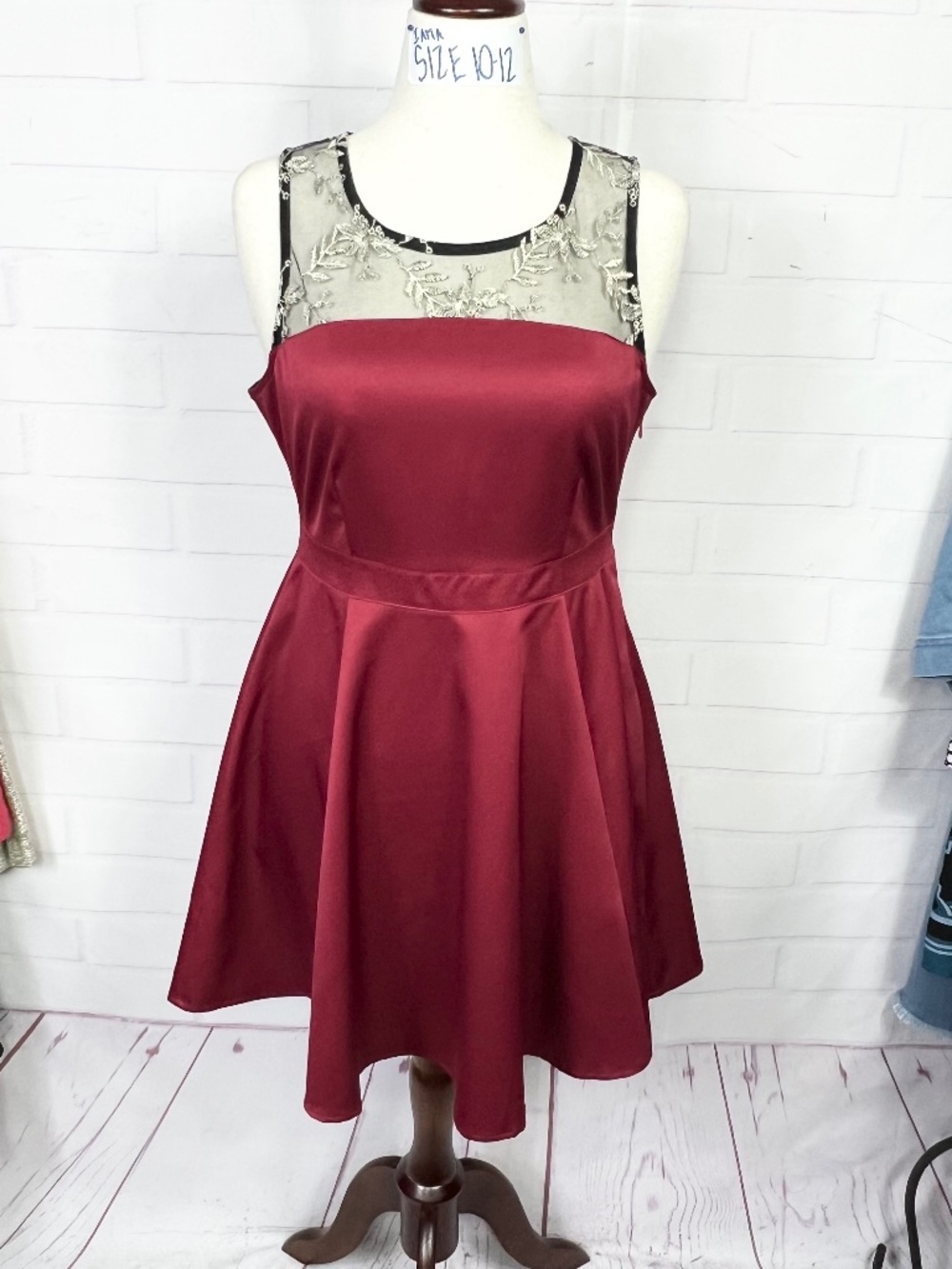 NWT🤩 |•UMGEE•| Pretty Burgundy Red Dress Lace Upper Size Medium